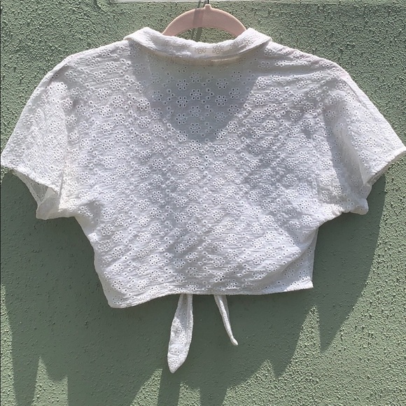UO White “Lace” Cropped Button Up 🤍 - Picture 3 of 8